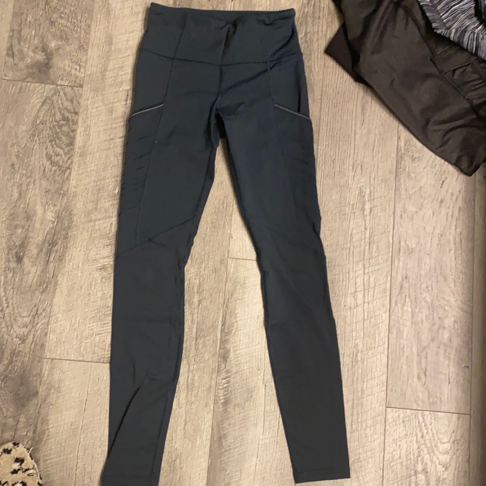 Lululemon navy 28 inch leggings
